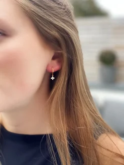 Smykkekæden Isabell Ørestikker i Forgyldt Sølv